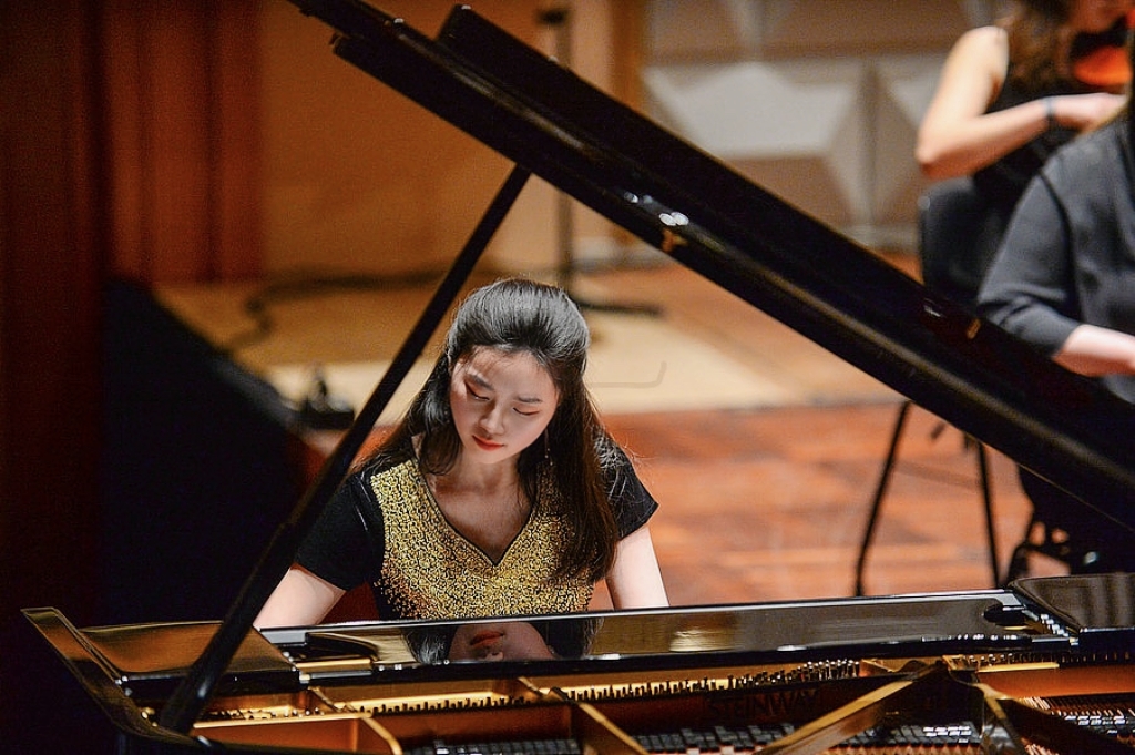 Jennifer playing piano