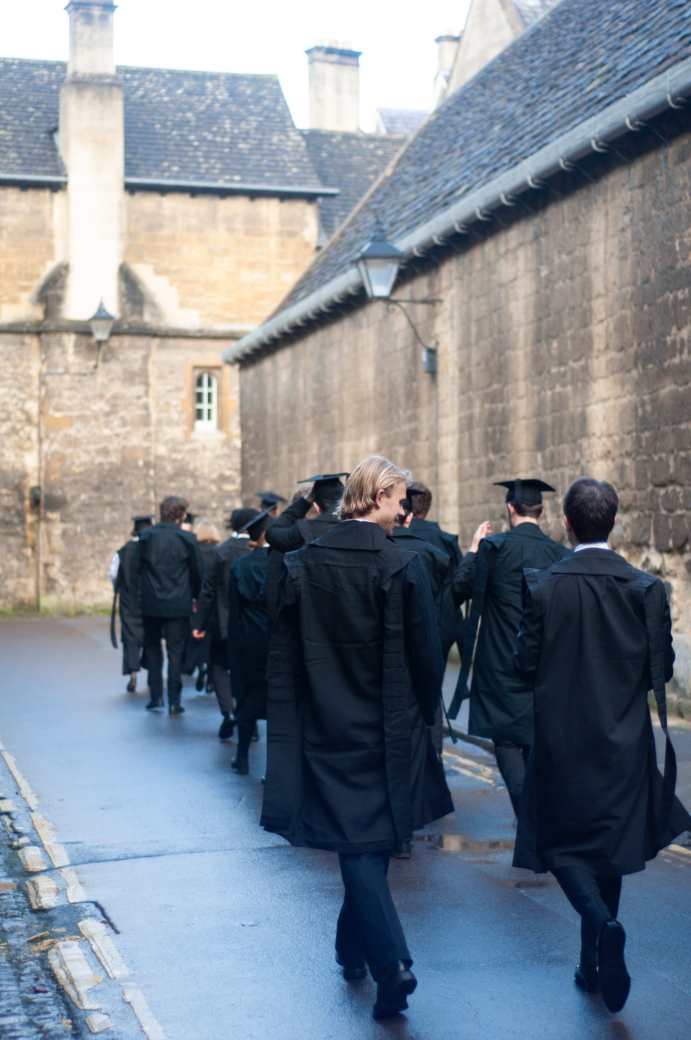 Matriculands processing down New College Lane