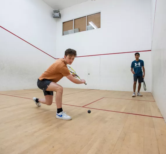 Students play squash at New College