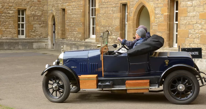Old Morris car in New College Front Quad
