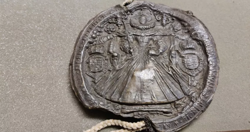 Old wax seal featuring Queen Elizabeth I